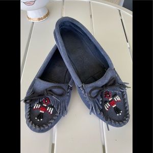Minnetonka Thunderbird moccasins Size 8